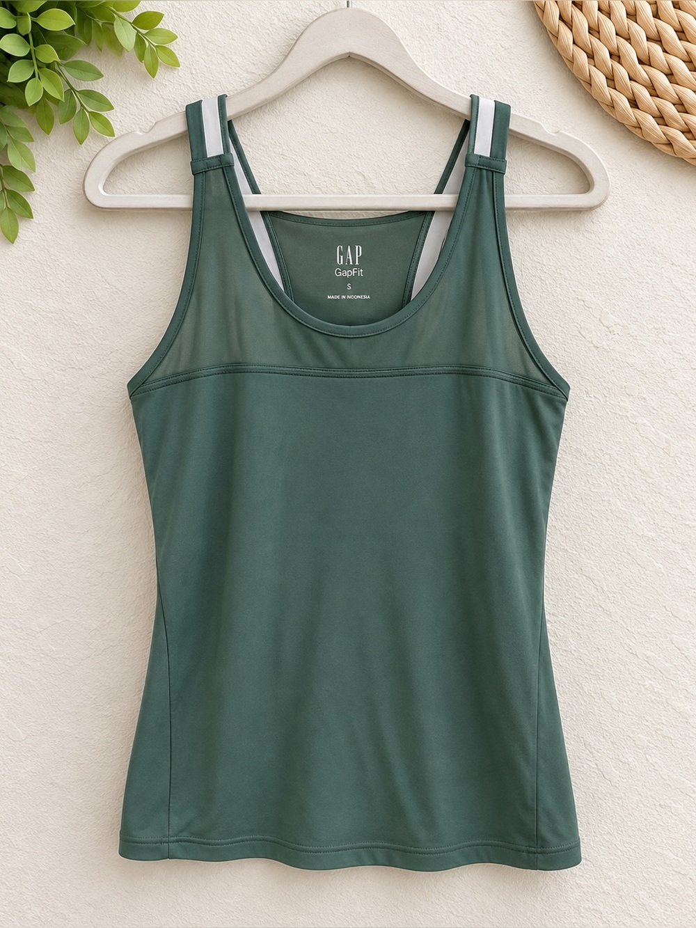 GAPFit green active Tank Top x